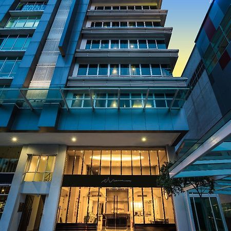 Manhattan Business Hotel Ttdi Kuala Lumpur Exterior foto