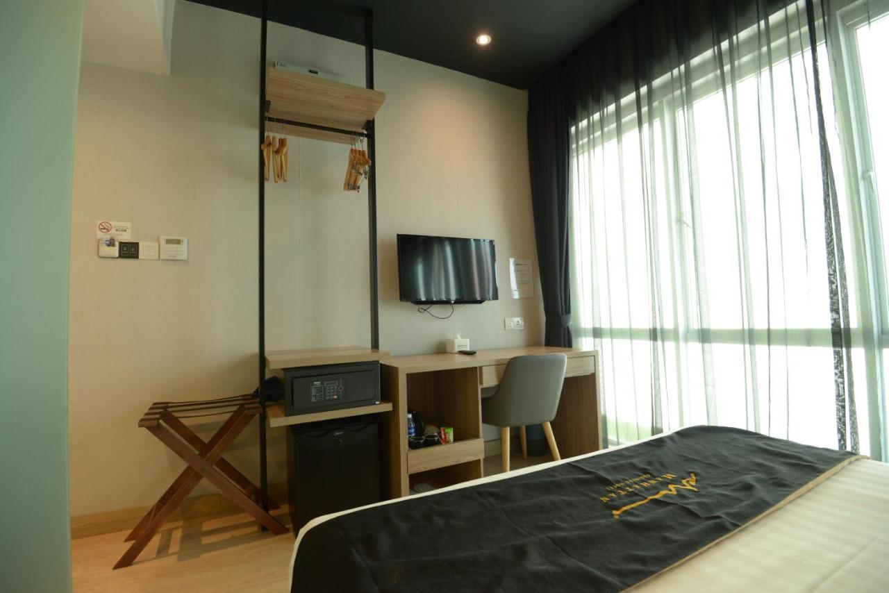 Manhattan Business Hotel Ttdi Kuala Lumpur Exterior foto