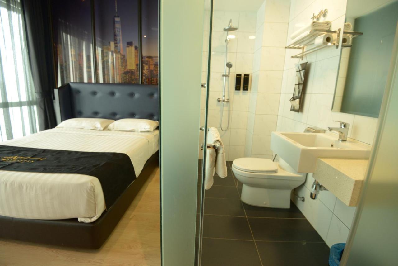 Manhattan Business Hotel Ttdi Kuala Lumpur Exterior foto